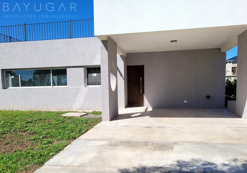 Venta Casa - Barrio Privado Santo Tomas / Pilar