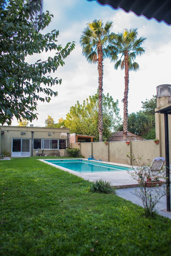 Imagen 11 de 12 de Cañuelas-hermosa Casa Con Pileta En Venta