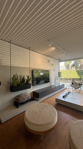 Venta Casa En Un Planta Cpileta - De Diseño Moderno Y En La Mejor Zona Del Golf De Villa Allende! La Vas A Perder