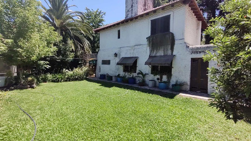 Casa 6 Amb. En Barrio El Cortijo, Malvinas Arg.