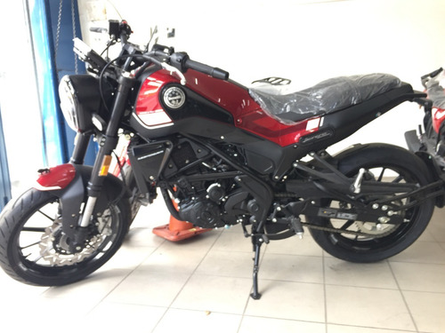 Imagen 4 de 24 de Benelli Leoncino 250