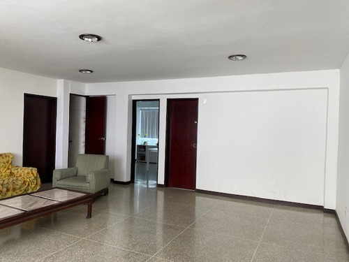 Imagen 19 de 30 de Venta De Edificio Educacional En Prados Del Este, Para Colegio O Preescolar Con 12 Salones Mas Patio Amplio Al Aire Libre, Mas Casa Anexa