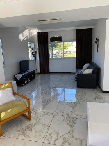 Imagen 7 de 8 de Casa Alquiler Temporal Nordelta Yacht Rio No Albanueva Agua