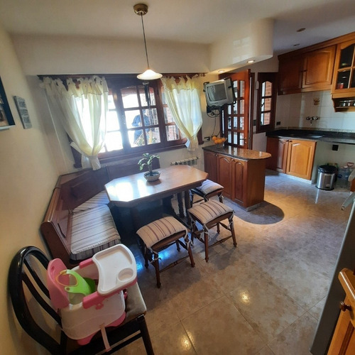 Imagen 13 de 30 de Chalet 4 Ambientes En Dos Plantas Pleno Barrio Pompeya, Para Entrar A Vivir