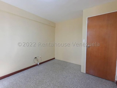 Imagen 15 de 30 de Apartamento En Alquiler Al Oeste De La Cuidad. Tu Asesor De Confianza Kenlimar Nieto. Contactarme #0424 5/2/2/3/7/9/7# Código Flex. 23-15194