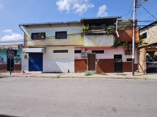 Casa En Venta En El Sector Coromoto, Maracay