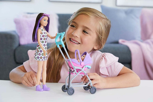 Muñeca Barbie Skipper Babysitters Tarde De Paseo Niñera