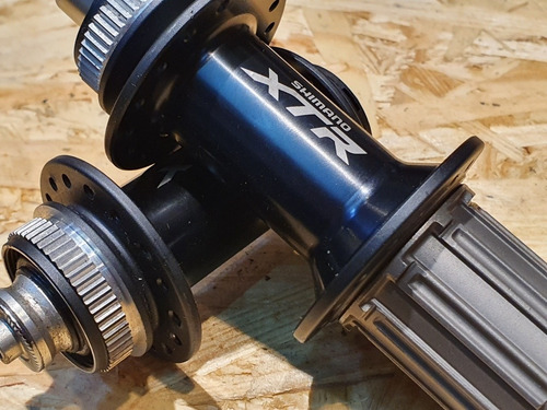 Imagen 7 de 9 de Juego De Mazas Shimano Xtr 985. 32h. Carbonobikes.