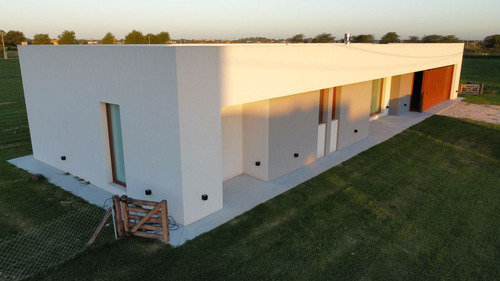 Imagen 5 de 27 de Casa Venta Barrio Cerrado Campos De Roca Ii 5 Ambientes 3 Dormitorios Convenio Haras Y Miralagos