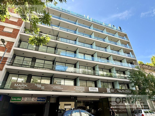 Monoambiente Con Patio En Palermo Holywood. Amenities. Ubicacion 10. Luminoso. Seg. 24 Hs.