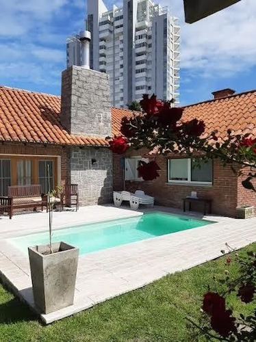 Alquiler Temporada Alta 2023/24! Casa Con Piscina Y Gran Confort En Playa Mansa, Punta Del Este!!