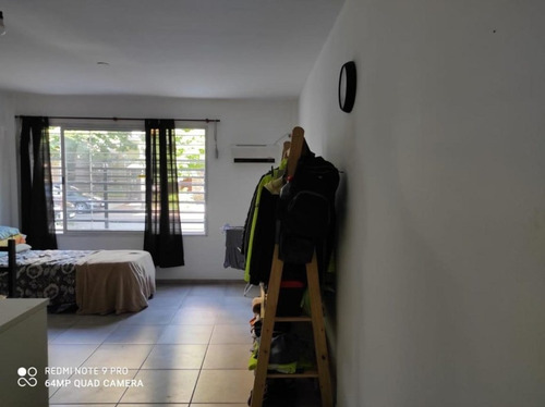Imagen 4 de 5 de Monoambiente En Venta En Moron Centro