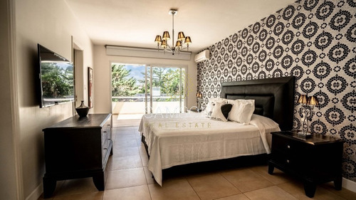 Casa En Venta En Exclusivo Barrio Privado En Punta Del Este- Ref: 63758