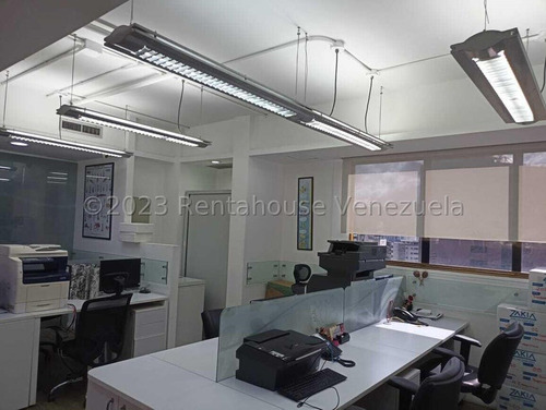Vendo Oficina Moderna, Equipada Y Amoblada Los Dos Caminos !!! Excelente Inversión...!!!