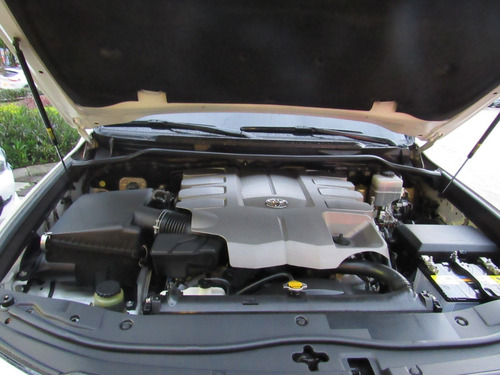 Toyota Sahara Lc 200 V8 8p At Sec 4x4 Cc4700