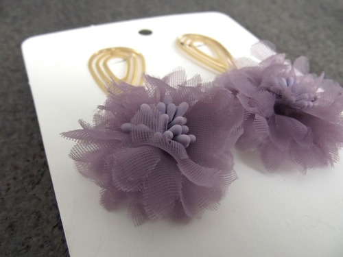 Imagen 2 de 2 de Aretes Grandes Livianos Elegantes Estilo Flor