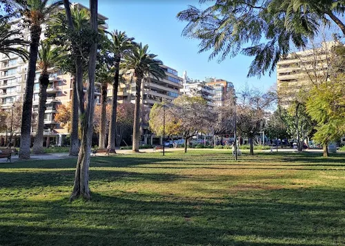 Plaza Río De Janeiro, Colegio San Ignacio El Bosque