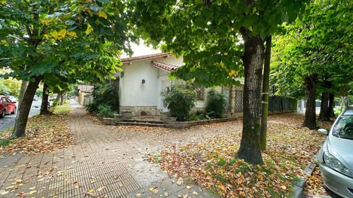 Casa En Alquiler En Inmejorable Zona De Adrogué