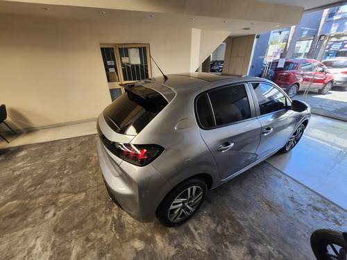 Peugeot 208 1.6 Feline Tiptronic