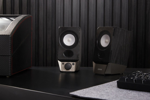 Edifier R19bt Parlantes 2.0 Bt V5.3 Usb Pc Salida Auricular Color Negro