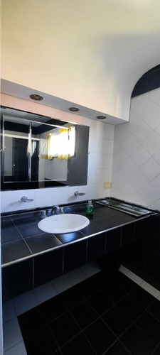 Imagen 15 de 20 de Excelente Casa A La Venta En Banco Provincia