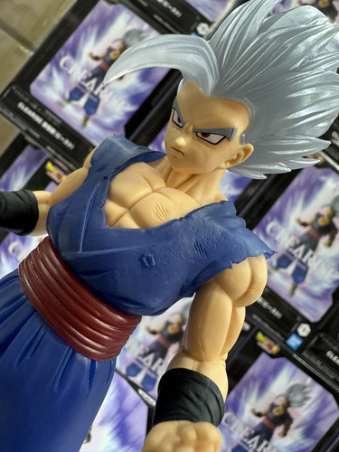 Figura de Gohan Vegito em Dragon Ball Cell Goku Vegeta Trunks