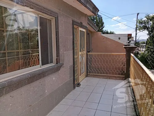 Amplia Casa En Venta, Fraccionamiento Oceanía.