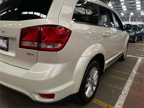 Dodge Journey 2.4 Sxt 7 Pasajeros At
