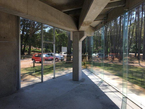 Imagen 5 de 12 de Venta Y Alquiler Local Comercial En Solanas Punta Ballena!