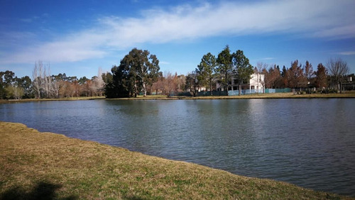 Imagen 12 de 14 de Ruta 2 - Miralagos 2 - Lago Barrancas