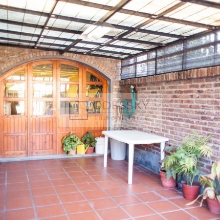 Imagen 6 de 11 de Cañuelas-hermoso Chalet En Venta