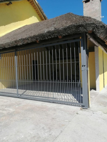 Casa Con Gran Terreno En Piriapolis