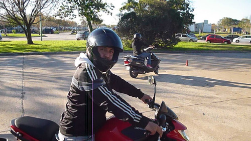 Imagen 8 de 10 de Clases De Manejo Para Motos. Aprende Con Tu Propia Moto