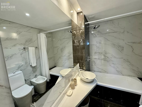 Departamento En Venta. Punta Del Este. Playa Mansa.