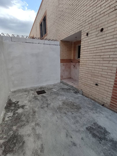Imagen 13 de 14 de Pieranyela Rodriguez Vende Townhouse En San Diego, Conjunto Residencial Villa La Fontana C-4543