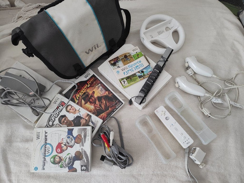 Consola Nintendo Wii 512mb Bolso +sports +motion +juegos Blanco (Usado)