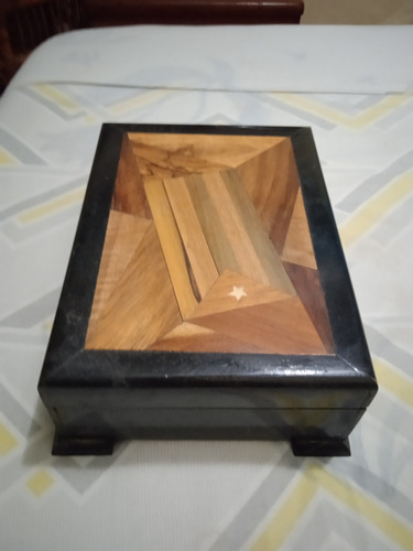 Imagen 2 de 7 de Humidor Cubano De Cedro.
