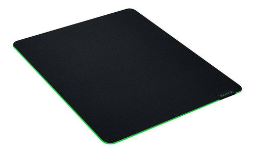 Imagen 2 de 3 de Mouse Pad gamer Razer Gigantus V2 de tela y goma l 400mm x 450mm x 3mm negro