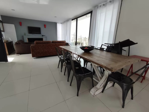 Hermosa Casa En Punta Piedras, Con Vista Al Mar.ref: 5581