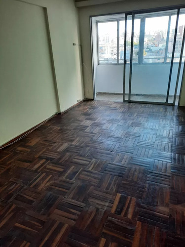 Alquilo Apartamento Reformado, De 1 Dormitorio En Zona Aguada 