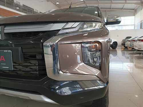 Mitsubishi L200 Triton Triton Sport Hpe-s 2.4at