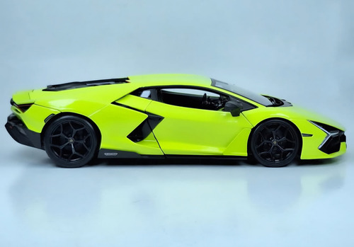 2025 - 1/18 Lamborghini Revuelto Hybrid Colección Metal Lemon Green