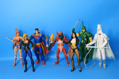 Steppenwolf Dc Universe Classics Figura (Usado)