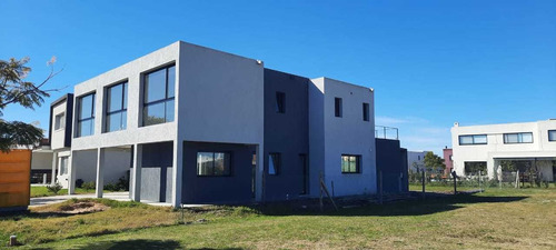Imagen 2 de 14 de Muy Buena Casa En Puertos Vistas!
