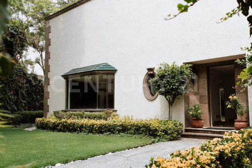 Casa En Renta En El Triángulo Dorado De Las Lomas De Chapultepec.