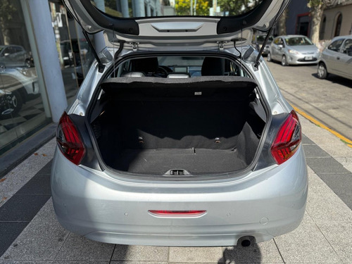 Peugeot 208 1.6 Feline Tiptronic