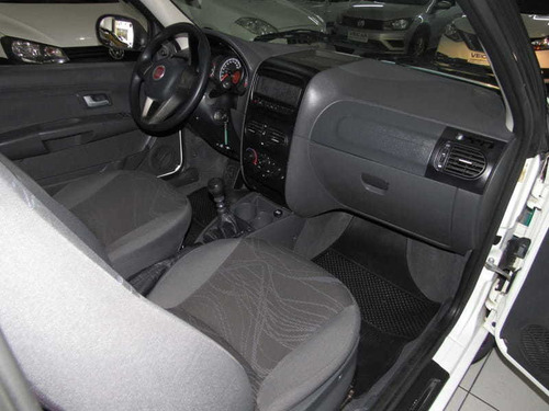Imagem 14 de 15 de Fiat Strada Working 1.4 Fire Ce 2016