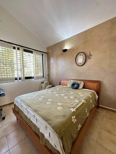Annic Coronado Vende Exclusiva Casa En Trigal Sur, Ubicada En Calle Cerrada Ref. 267115