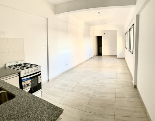 Departamento En Venta En Lomas De Zamora - Excelente Monoambiente A Estrenar Sobre Avenida.