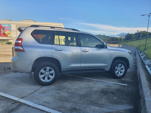 Imagen 3 de 7 de Toyota Land Cruiser Prado Tlx